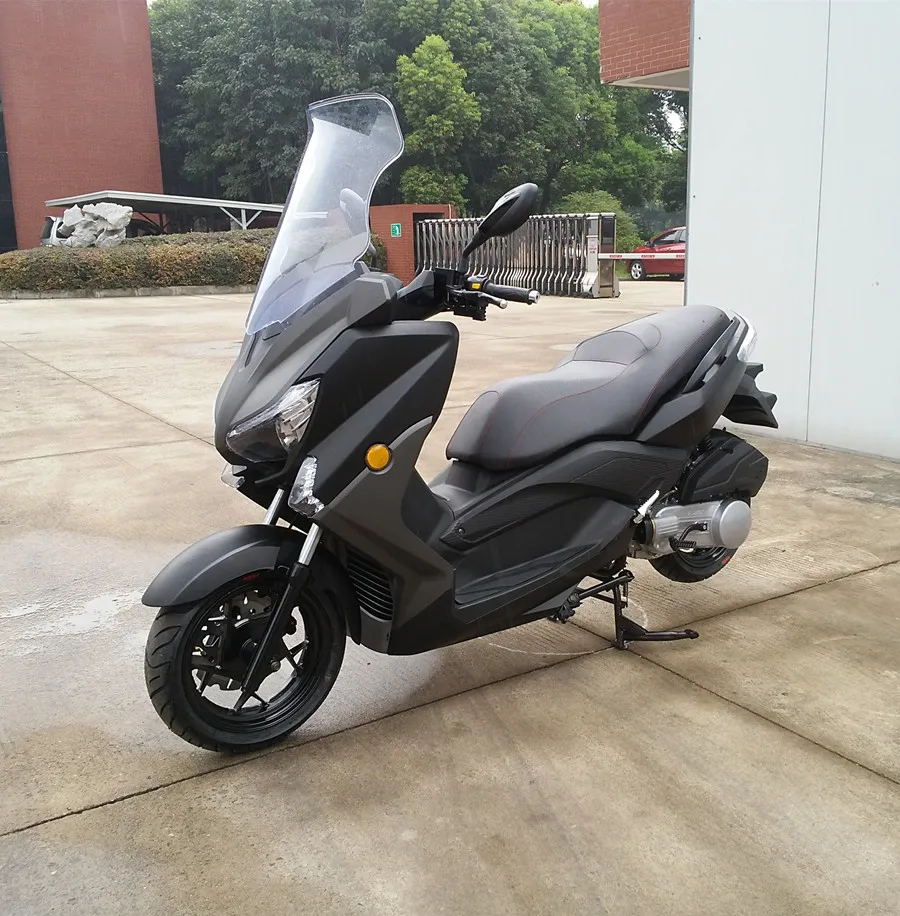 山崎工場は125ccガソリン大型スクーターを供給