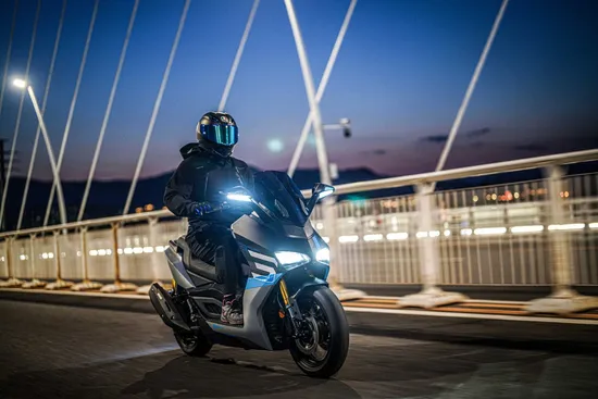 2022 NEW大型スクーターモデル 125cc、200cc、300cc、400cc